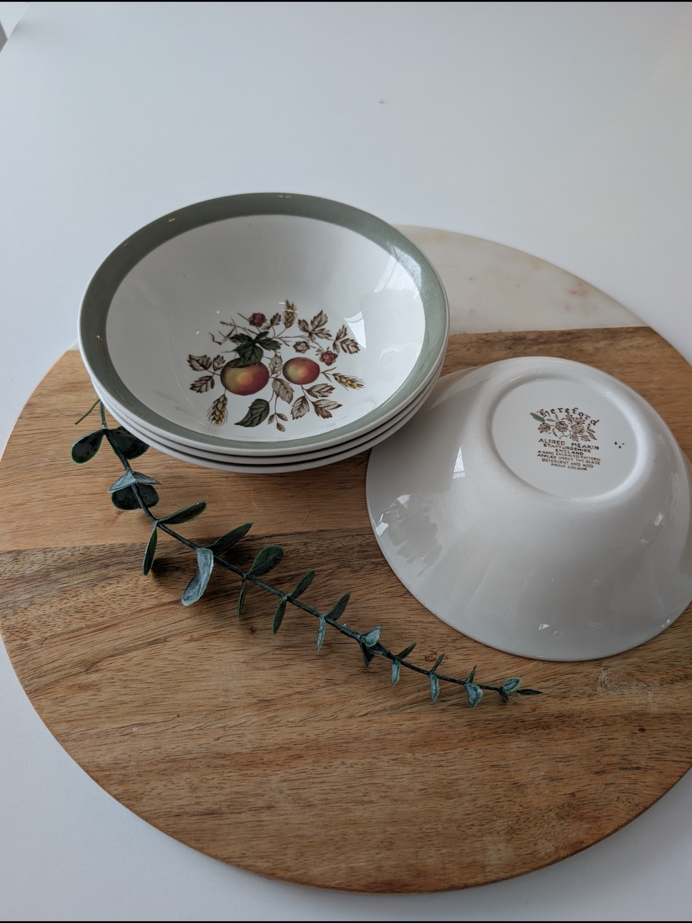 Vintage Alfred Meakin “Hereford” Bowls – Set of 4 (Staffordshire England)